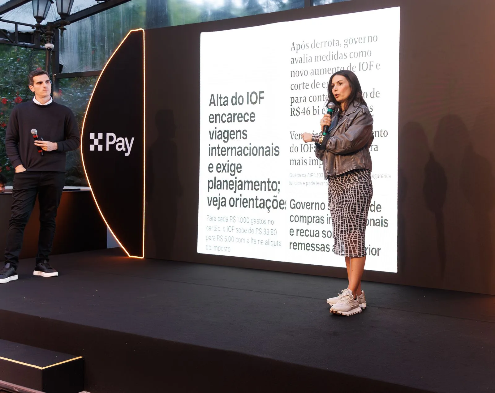 Parceria entre OKX e Nathalia Arcuri destacando o lançamento do OKX Pay